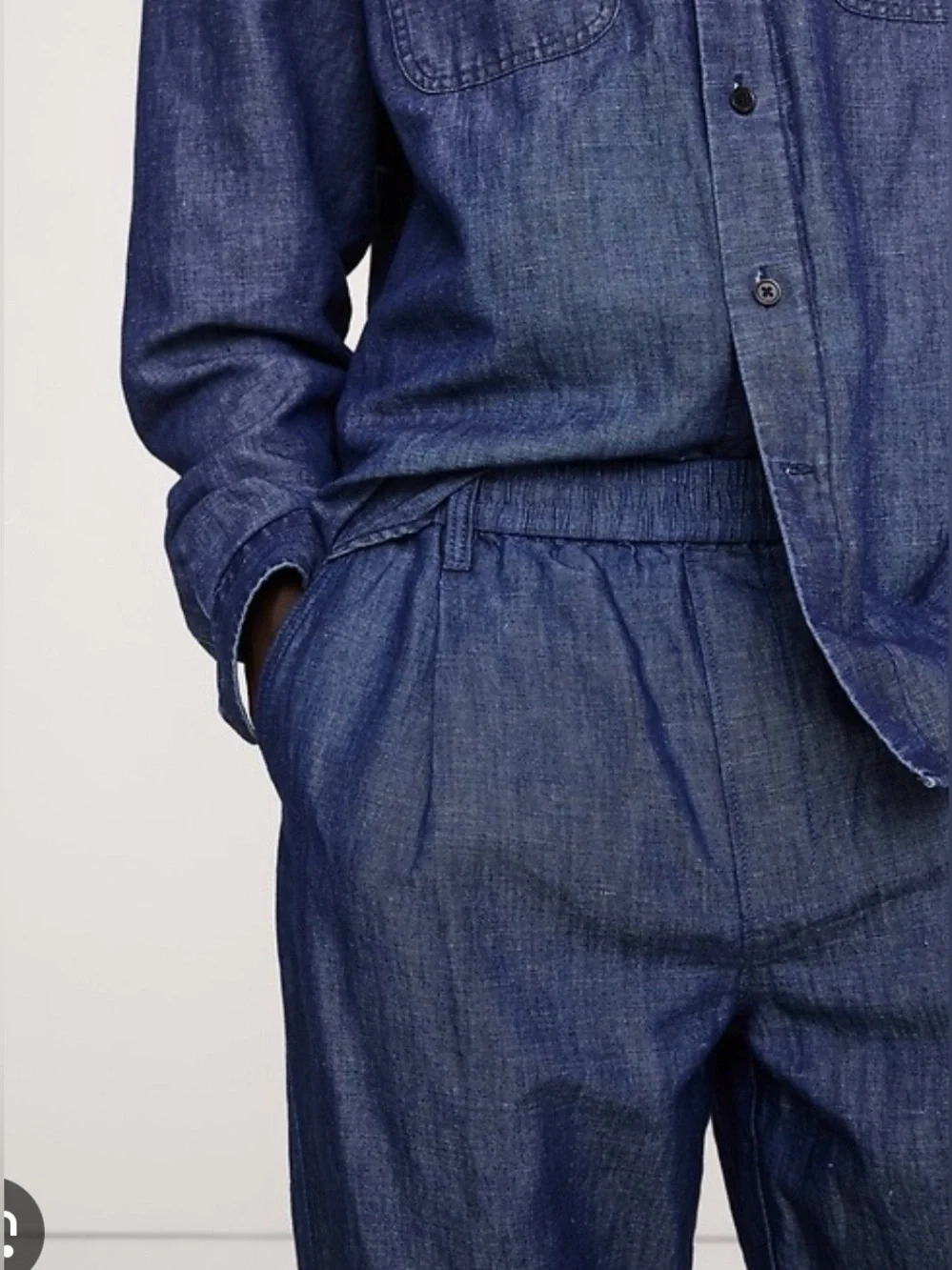 NWT-Banana Republic Men’s Loose Chambray Pleated Pull On Pant, Medium